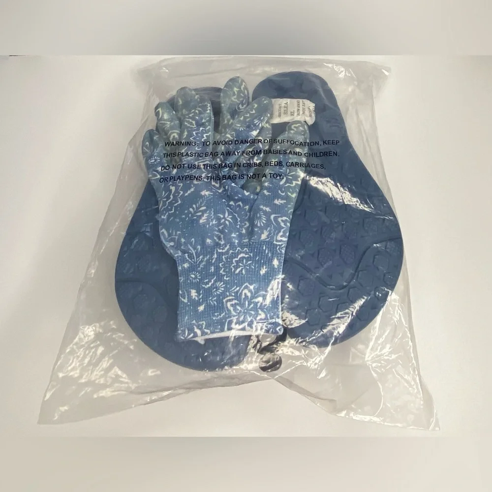 Muk Luks Slide-On Clogs, Slip-On Clogs & Glove Set,  Size: M (7-8) - Picture 6 of 13